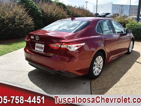 Used 2019 Toyota Camry LE FWD image 10