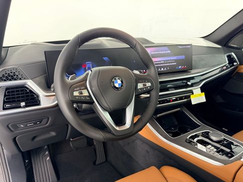New 2026 BMW X5 xDrive40i w/ Climate Comfort Package AWD/4WD image 4