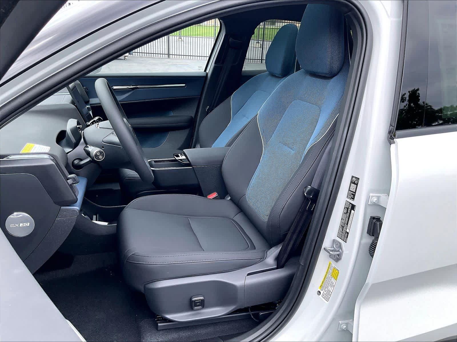 New 2026 Volvo EX30 Plus w/ Protection Package Premier AWD/4WD image 11