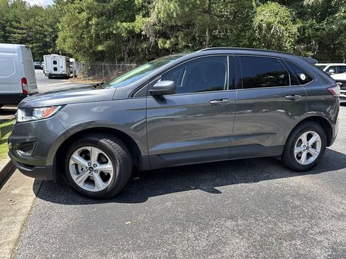 Used 2018 Ford Edge SE FWD image 5