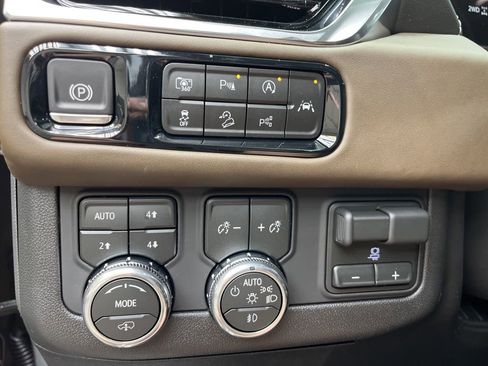 New 2026 GMC Yukon Denali Ultimate AWD/4WD image 15