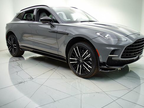 Used 2023 Aston Martin DBX 707 AWD/4WD image 18
