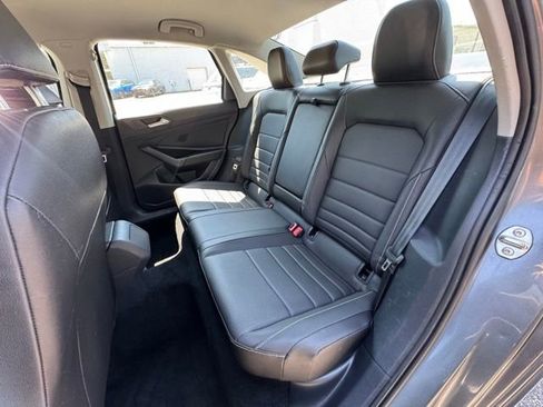 Used 2022 Volkswagen Jetta SE FWD image 11