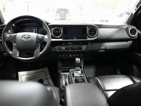 Used 2018 Toyota Tacoma TRD Off-Road image 14