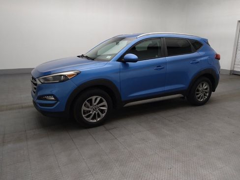 Used 2017 Hyundai Tucson SE w/ SE Popular Package 02 FWD image 2