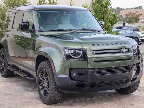 New 2026 Land Rover Defender 110 S AWD/4WD image 3