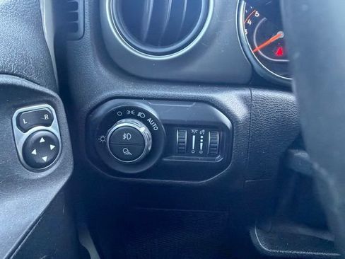 Used 2021 Jeep Gladiator Sport AWD/4WD image 22