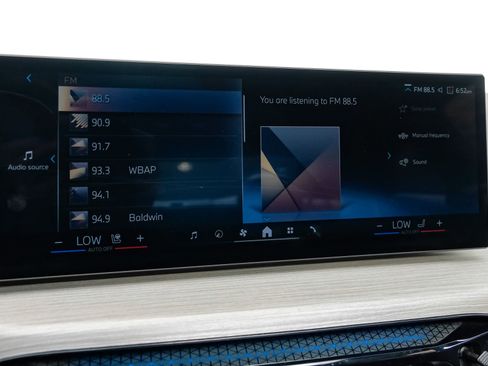 Used 2025 BMW 430i Coupe w/ Premium Package image 26