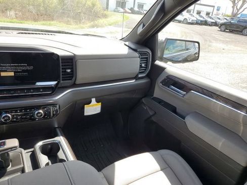 New 2026 GMC Sierra 1500 SLT w/ SLT Premium Plus Package AWD/4WD image 17