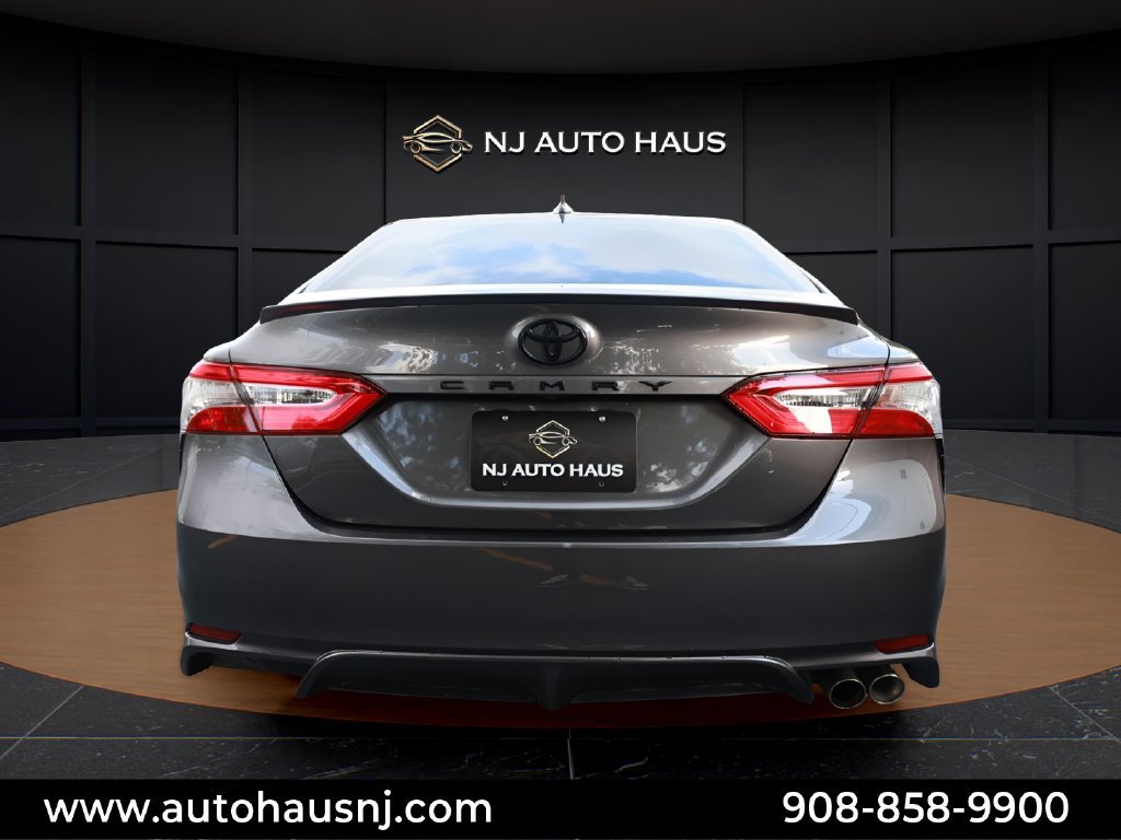 Used 2020 Toyota Camry SE w/ Convenience Package FWD image 9