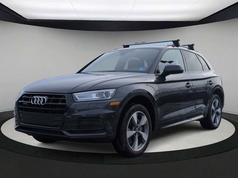 Used 2020 Audi Q5 2.0T Premium w/ Titanium Sport Package image 4