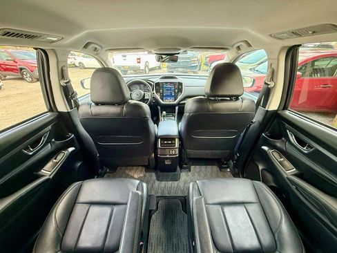 Used 2023 Subaru Ascent Limited AWD/4WD image 40