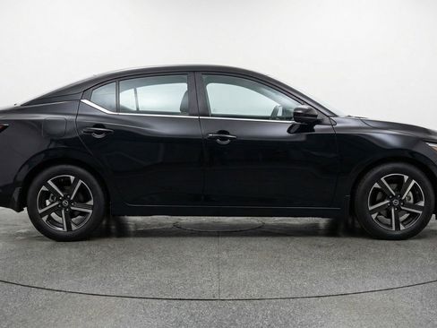 Used 2025 Nissan Sentra SV image 11