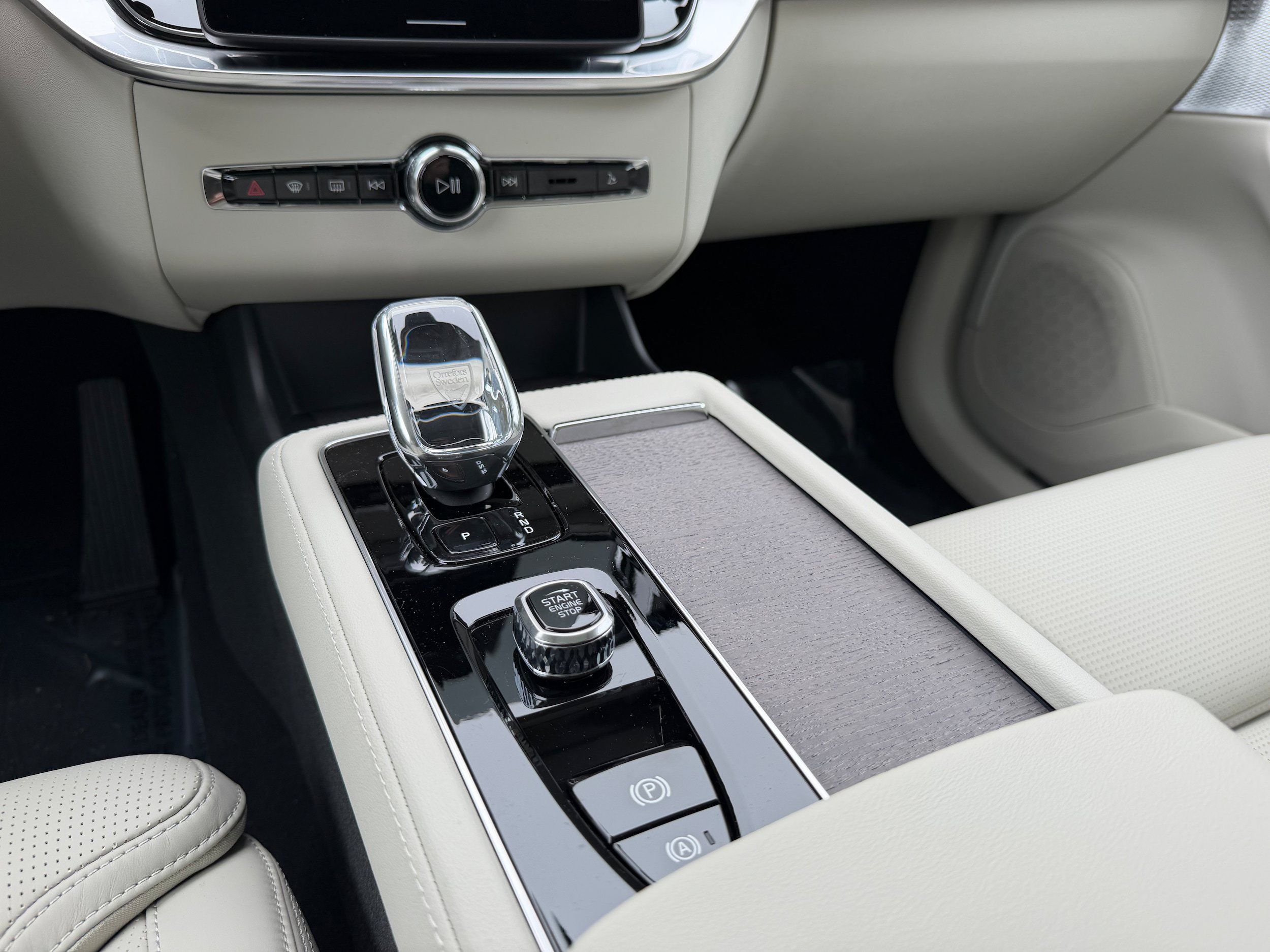 New 2026 Volvo XC90 T8 Ultra w/ Lounge Package AWD/4WD image 14
