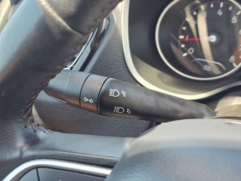 Used 2019 Jeep Compass Limited image 38