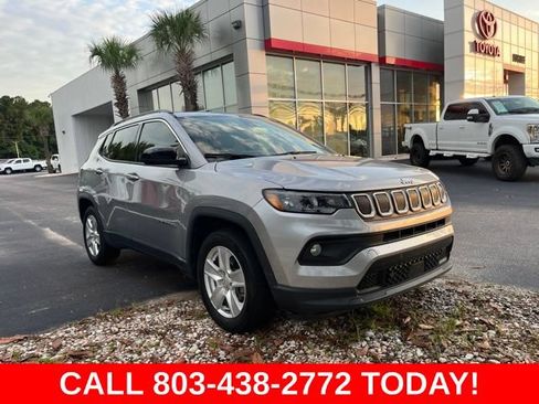 Used 2022 Jeep Compass Latitude w/ Sun and Sound Group FWD image 1