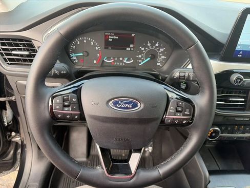 Used 2022 Ford Escape SE w/ Cold Weather Package FWD image 27