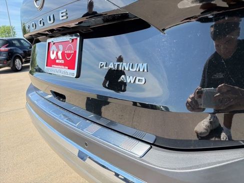 Used 2023 Nissan Rogue Platinum w/ Platinum Premium Package AWD/4WD image 9