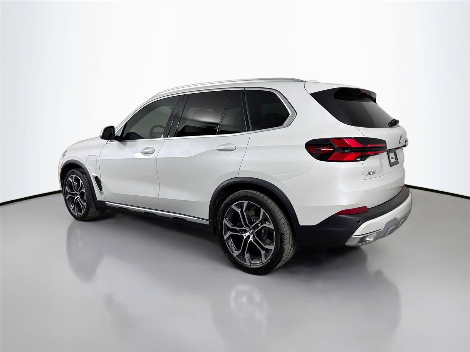 New 2026 BMW X5 xDrive50e AWD/4WD image 7