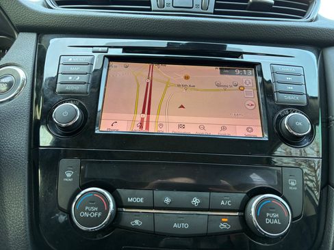 Used 2018 Nissan Rogue SL FWD image 27