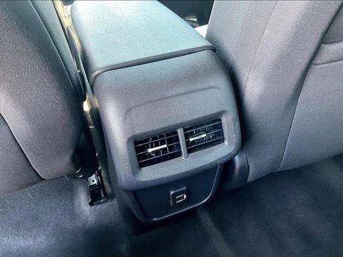 Used 2023 Chevrolet Equinox LS FWD image 24