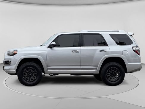 Used 2018 Toyota 4Runner Limited AWD/4WD image 8