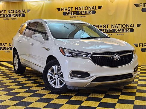 Used 2020 Buick Enclave Essence image 1