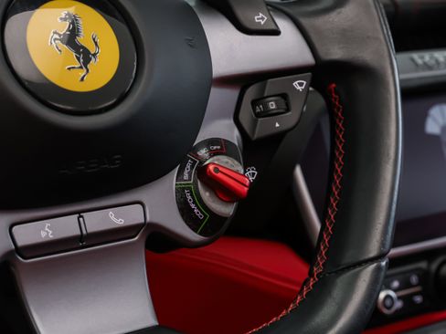 Used 2020 Ferrari Portofino image 12