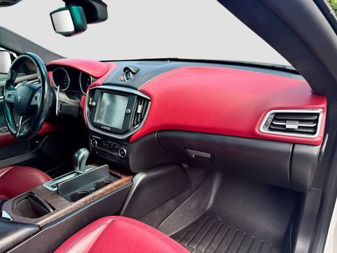 Used 2016 Maserati Ghibli S RWD image 31