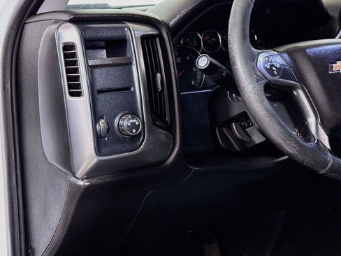 Used 2019 Chevrolet Silverado 1500 LT RWD image 8