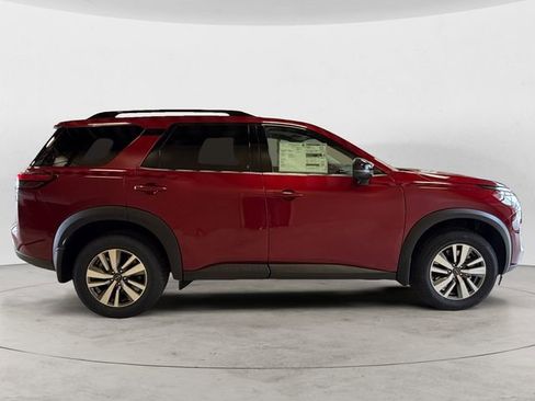 New 2026 Nissan Pathfinder SL AWD/4WD image 6