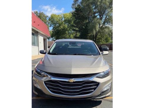 Used 2023 Chevrolet Malibu LT w/ Driver Confidence Package image 4