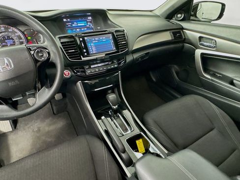 Used 2017 Honda Accord EX image 25