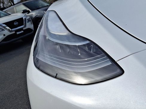 Used 2020 Tesla Model Y Performance image 9