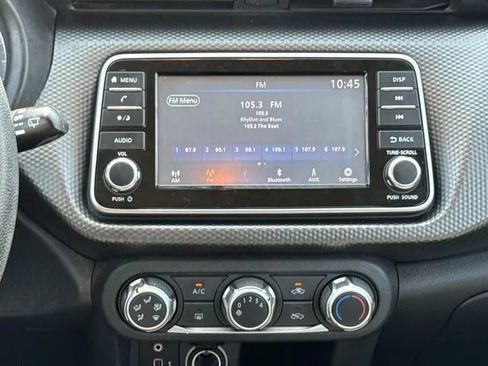 Used 2019 Nissan Kicks S FWD image 17