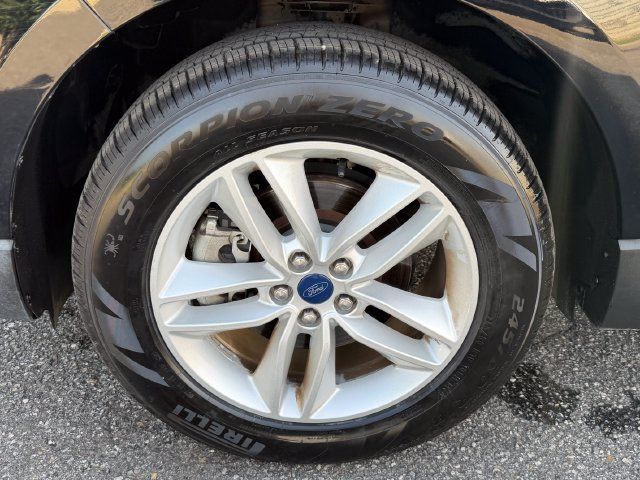Used 2018 Ford Edge SEL w/ Equipment Group 201A AWD/4WD image 10