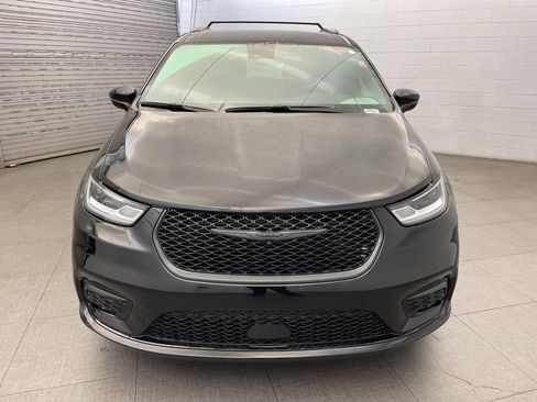 New 2025 Chrysler Pacifica Select w/ Fav Edition Package image 5