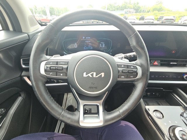Used 2023 Kia Sportage EX AWD/4WD image 16