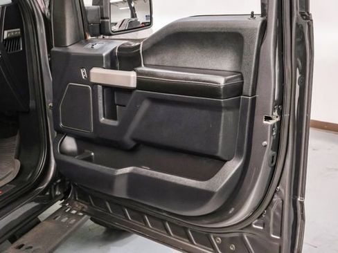 Used 2018 Ford F150 Raptor w/ Equipment Group 802A Luxury image 38