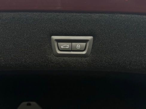 Certified 2023 BMW 760i xDrive w/ Executive Package image 11