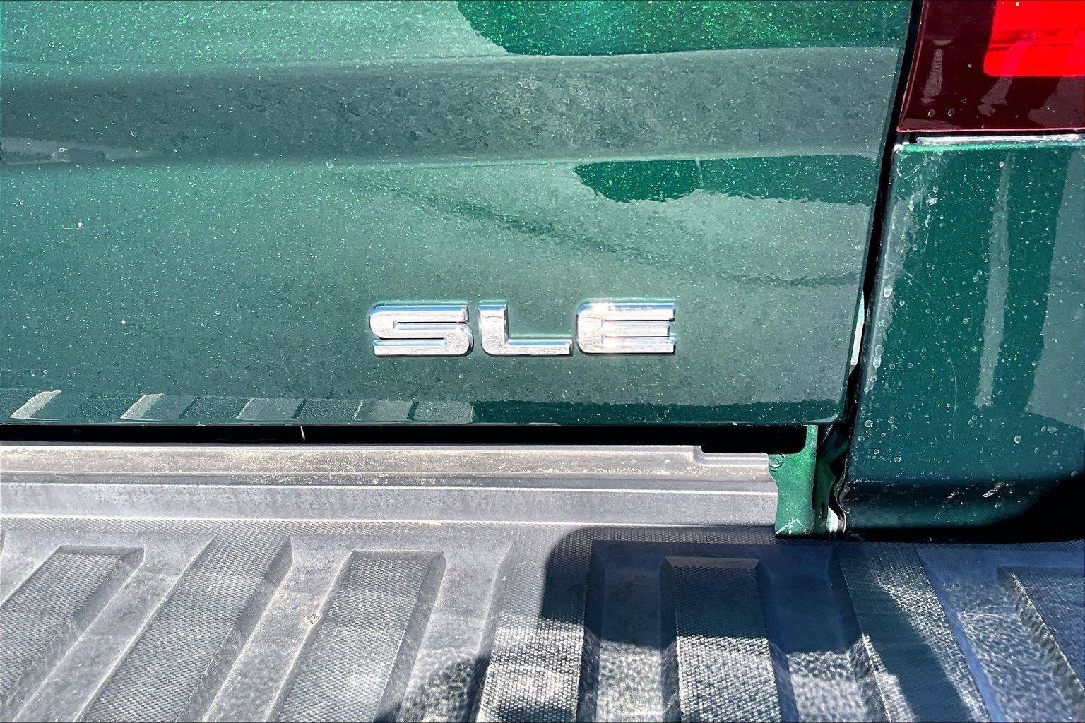 Used 2015 GMC Sierra 1500 SLE w/ SLE Value Package AWD/4WD image 9