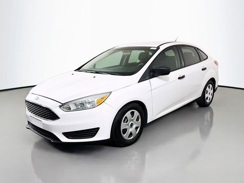Used 2016 Ford Focus S image 4
