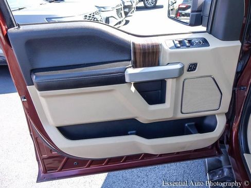 Used 2015 Ford F150 Lariat w/ Equipment Group 502A Luxury AWD/4WD image 22