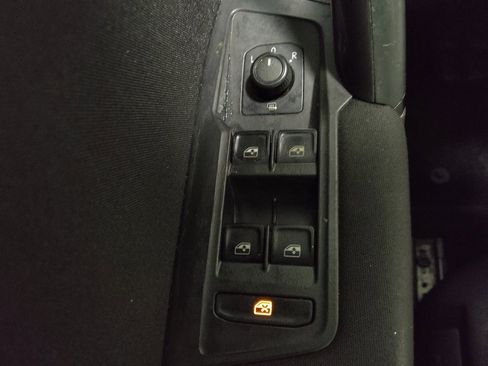 Used 2019 Volkswagen Tiguan S w/ Driver Assistance Package image 27