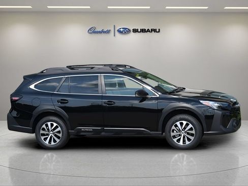 Used 2025 Subaru Outback Premium w/ Popular Package #1 AWD/4WD image 3