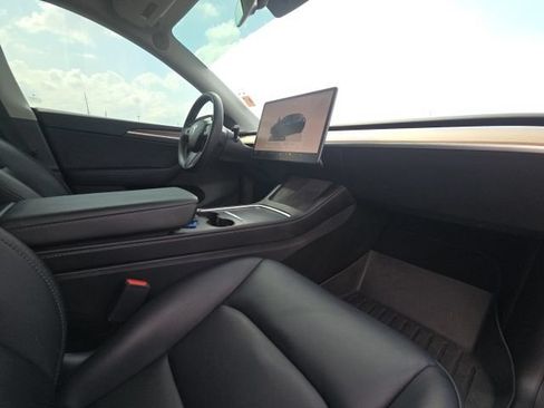 Used 2022 Tesla Model Y Performance AWD/4WD image 16