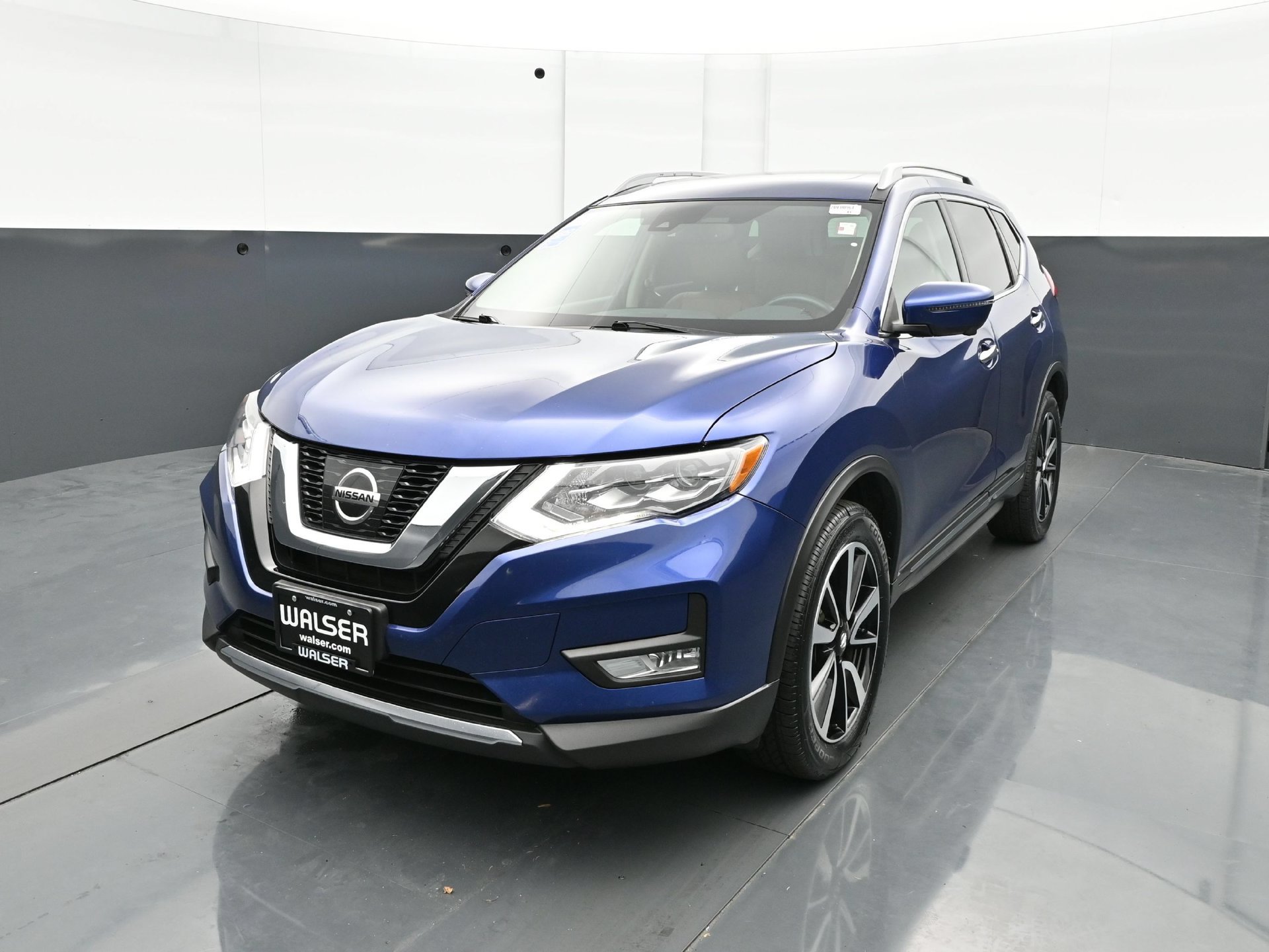 Used 2017 Nissan Rogue SL w/ SL Premium Package AWD/4WD image 1