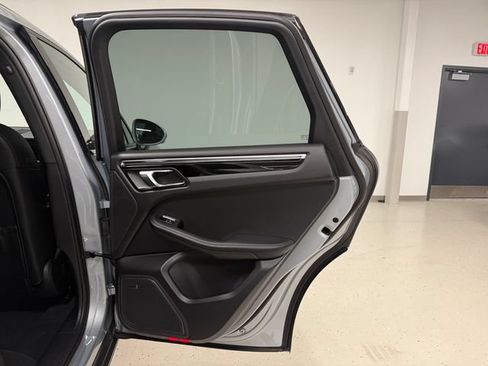 Certified 2026 Porsche Macan w/ Premium Package Plus AWD/4WD image 36