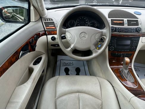 Used 2003 Mercedes-Benz E 320 Sedan image 38