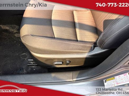 Used 2024 Nissan Altima 2.5 SV FWD image 10